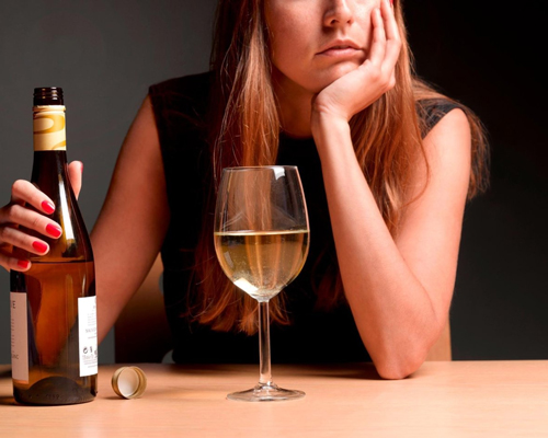 Анонимное лечение женского алкоголизма в Струнино